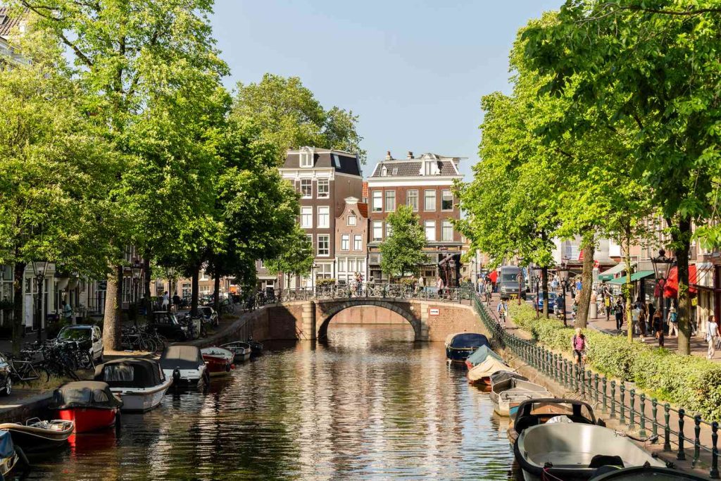ارسال بار به آمستردام | صادرات به آمستردام | فریت بار مسافری به آمستردام | مهاجرت به آمستردام